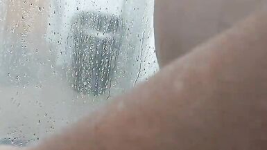 Shower time:Miss K and I decide to get squeaky clean after a long hot day. - 14 image