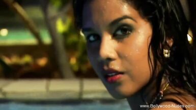 Seductora Lovely Indian disfrutando de los momentos - 13 image