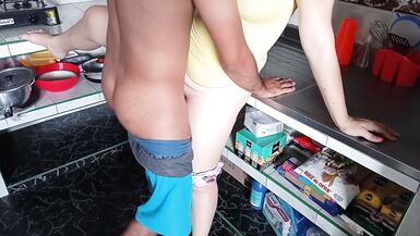 Me follo a mi madrastra en la cocina cuando estamos solos en casa- esta mal lo que hacemos - 8 image