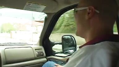 Carolyn Reese, la star du porno Big Tit, prend une grosse boule en profondeur - 3 image