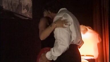 Una Milf Succhia Cazzi!