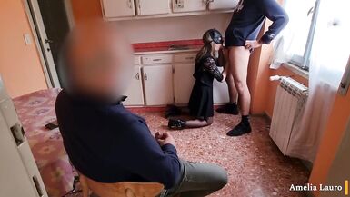 Le mari persuade sa femme timide de baiser et de sucer un ami - Voyeur Husband - 5 image