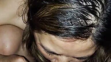 Reine asiatique se masturbant et baisant sa chatte poilue - 15 image