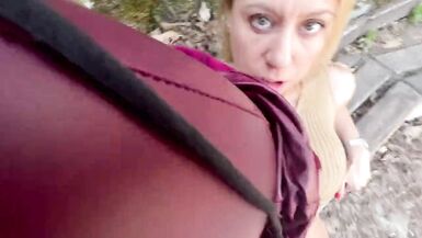 Nikki fode com estranhos na rata ao ar livre, depois faz anal e broche POV e tem uma mega gozada na boca - 10 image