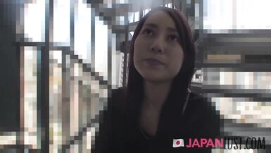 Esbelta MILF japonesa viene hambrienta de POV Creampie - 2 image