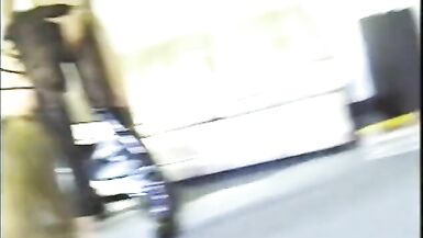 Une jeune fille sexy en résille se fait baiser la chatte par un étalon en chaleur - 11 image