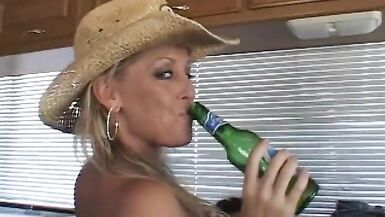 Hardcore sluts enjoy group sex with crazy dudes - 3 image