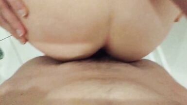 Son and stepmom bathing together at the hotel - 13 image