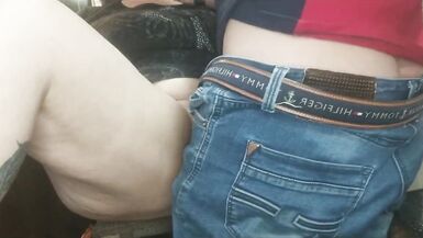 FUMER ET BAISER LA FEMME DU VOISIN REMPLIR SA CHATTE AVEC DES JOUETS GROS PLAN 4K HD - 9 image