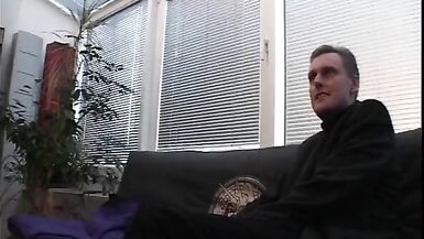 Sie macht alles fuer die befoerderung! Der boss ist gluecklich! - 2 image