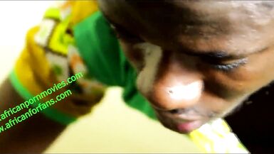 The boss who used to fall to get roughly fucked by her housekeeper.  Between swindling, trickery and sexual corruption. Cameroon bareback Man.  Live exclusively on XVIDEOS RED - 10 image
