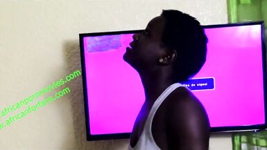 The boss who used to fall to get roughly fucked by her housekeeper.  Between swindling, trickery and sexual corruption.  Live exclusively on XVIDEOS RED - 2 image
