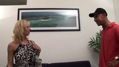 Stud wants Blonde milf!