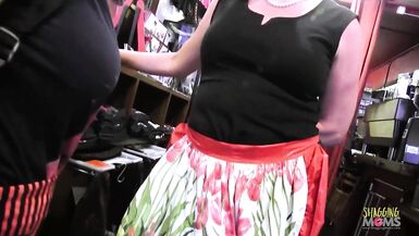 Des lesbiennes rudes décident quil est temps de se manger les unes les autres