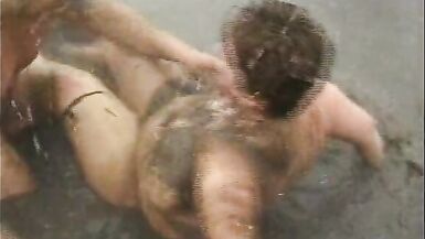Fat woman fucked outdoors in the mud - 3 image