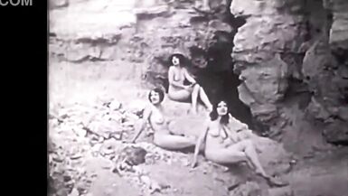Vintage Steam Age Hairy Pussy - 8 image