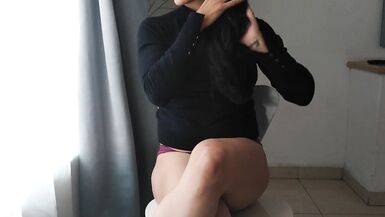 Sexo anal entre mulheres - 2 image