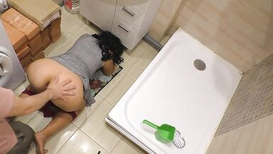 stepmom decided to please her ass with anal sex - 3 image