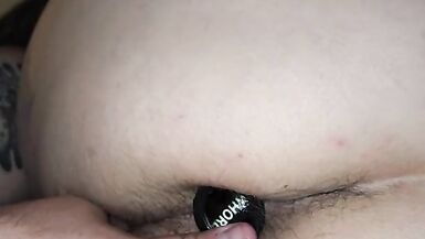 Mqmf wearing butt plug gets mojada coño fingered - 14 image