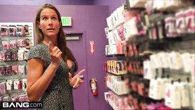 Sofie Marie cuckolds her husband and gets a massive facial