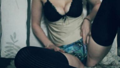 Tu noserais pas me baiser. Prends ta bite dans ta main et branle-toi devant moi.