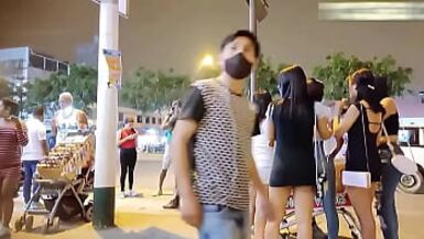 Venezuelan girl with impressive curves agrees to fuck without a condom