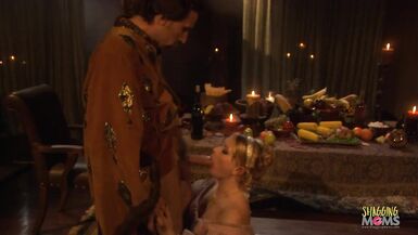 La blonde en chaleur rêve de sexe anal avec une grosse bite dure à lépoque médiévale. - 6 image