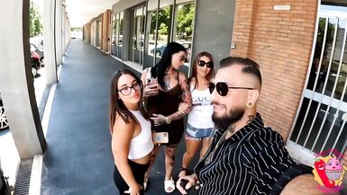 Sara Diamante, Matilde Torres in auto con Ladymuffin And Tommy A Canaglia sesso lesbo in strada - 12 image
