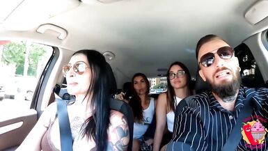 Sara Diamante, Matilde Torres in auto con Ladymuffin And Tommy A Canaglia sesso lesbo in strada - 6 image