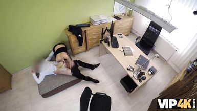 VIP4K. The milf secretly exploited her cunt by the lender in his office - 7 image