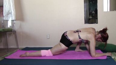 Aurora Willows demonstrates easy hip openers - 7 image
