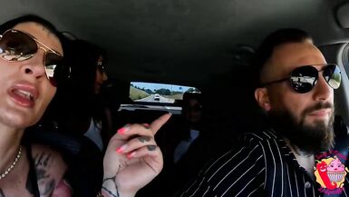 Coppia reale scopa due amiche in strada ( Lesbo ) - 10 image