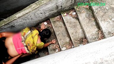 Komal ne devar ko chupke se sidiye ke get me bulaya - 1 image