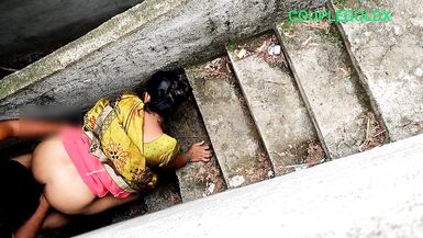 Komal ne devar ko chupke se sidiye ke get me bulaya - 2 image