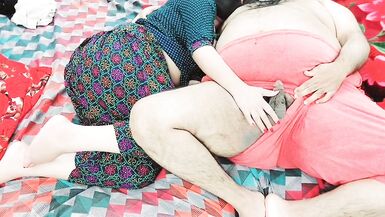 Xxx pakistanisch mutter und stepdad echt sex und romantik im früh morgen auf die bett mit klar hindi audio - 4 image