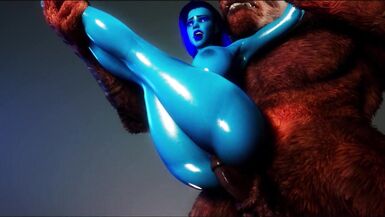 Огромный член этого минотавра идеально растягивает киску этой голубокожей малышки