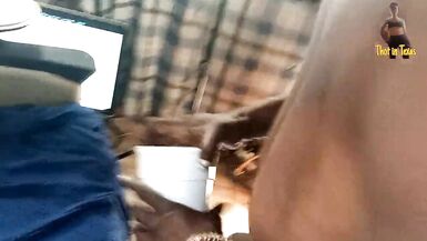 德州的骚货--2个黑人的鸡巴在乌黑的米尔芙上 - 9 image