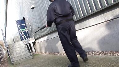 Deux amis remboursent leurs dettes en faisant lamour !