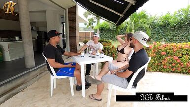 Grande tetitas stepsister sexo con su brothers amigo - 2 image