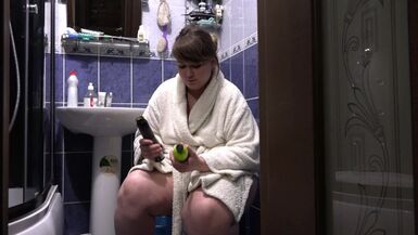 Mature housewife bbw hairy pussy MILF hardcore bottle masturbation. - 1 image