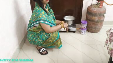 Sex with desi bhabhi in kicthen green saree - 2 image