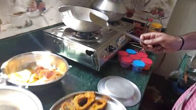 Malkin Ne Naukar Se Kitchen Me Choot Chudayi karayi - FireeCouple - 2 image