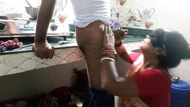 Malkin Ne Naukar Se Kitchen Me Choot Chudayi karayi - FireeCouple - 6 image
