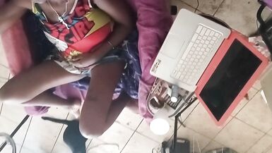 德州的骚货--她忘了相机是在黑色的Ebony Homemade Amateur Hot Milf上。 - 5 image