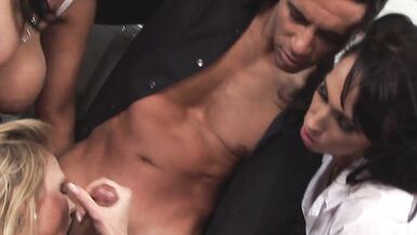 In diesem Film wird sogar die Interview schlampe gefickt - 4 image