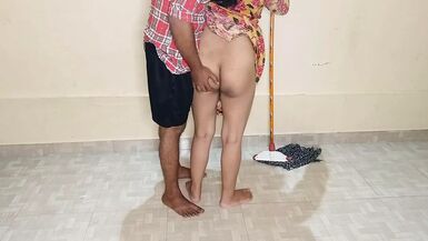 Kamwali Aunty Ko Land Chuswa Kar Dinbhar Chodayi Pelam Kiya - Queen Rima - 1 image