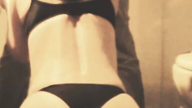 Married woman sucking her husband's employee's dick at home office. - 1 image