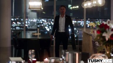 TUSHY La superbe MILF Syren a une expérience anale passionnée - 4 image