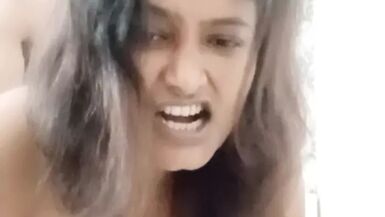 Sucharita im Badezimmer - was für eine Aussicht - 1 image