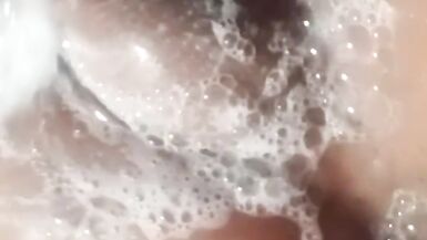 Sucharita im Badezimmer - was für eine Aussicht - 8 image
